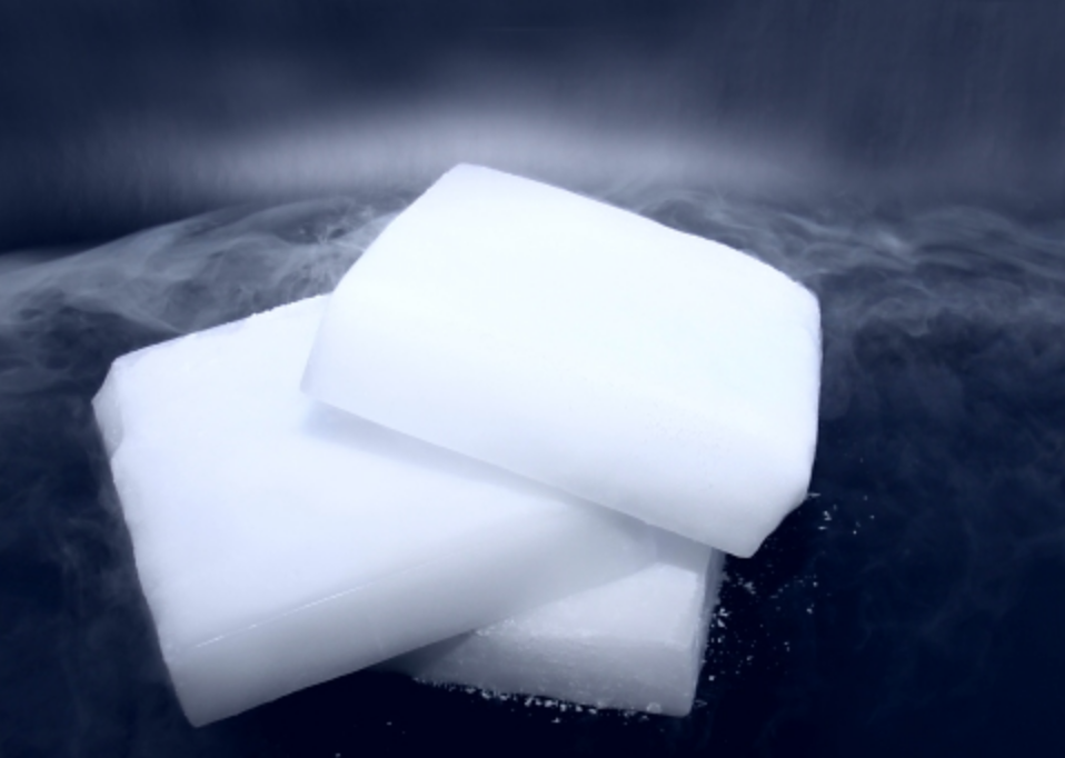 Сухой лед можно есть. Сухой лед в брикетах. Брикет льда. Кристаллы сухого льда. Пищевой лед.